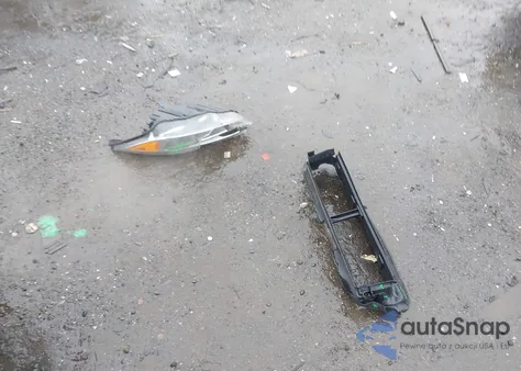 2015 Ford Focus Se z USA, uszkodzony, nr VIN 1FADP3K24FL354680